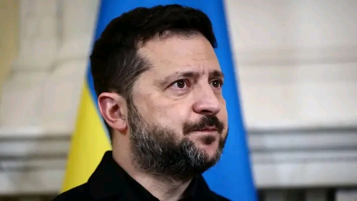 ZELENSKY RESUMES STRIKES ON RUSSIAN OIL REFINERIES