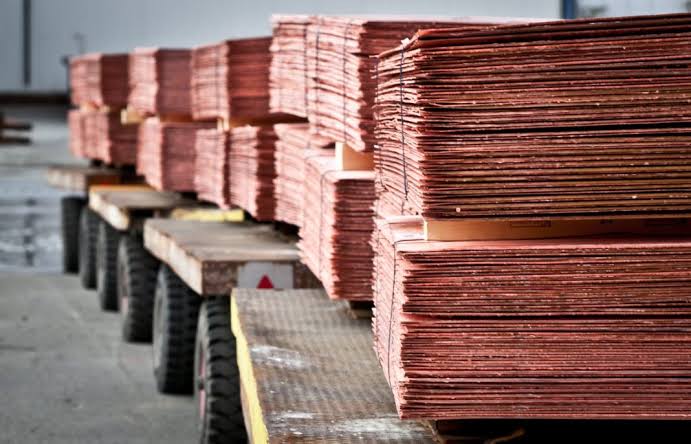 Copper prices booms to above $14,600/ton, why is the Kwacha not coming down to below K15/Dollar?